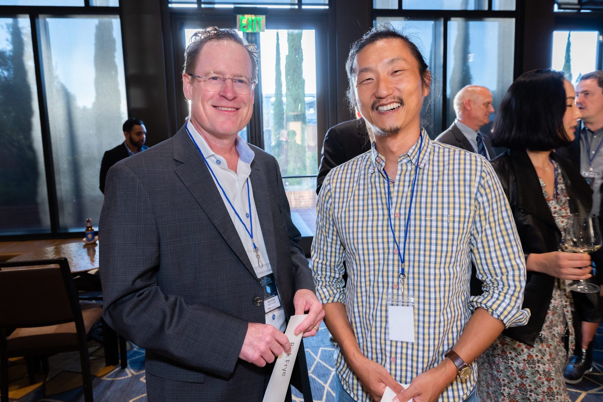 Guests talking during the networking reception at the Innovate@UCLA awards evening